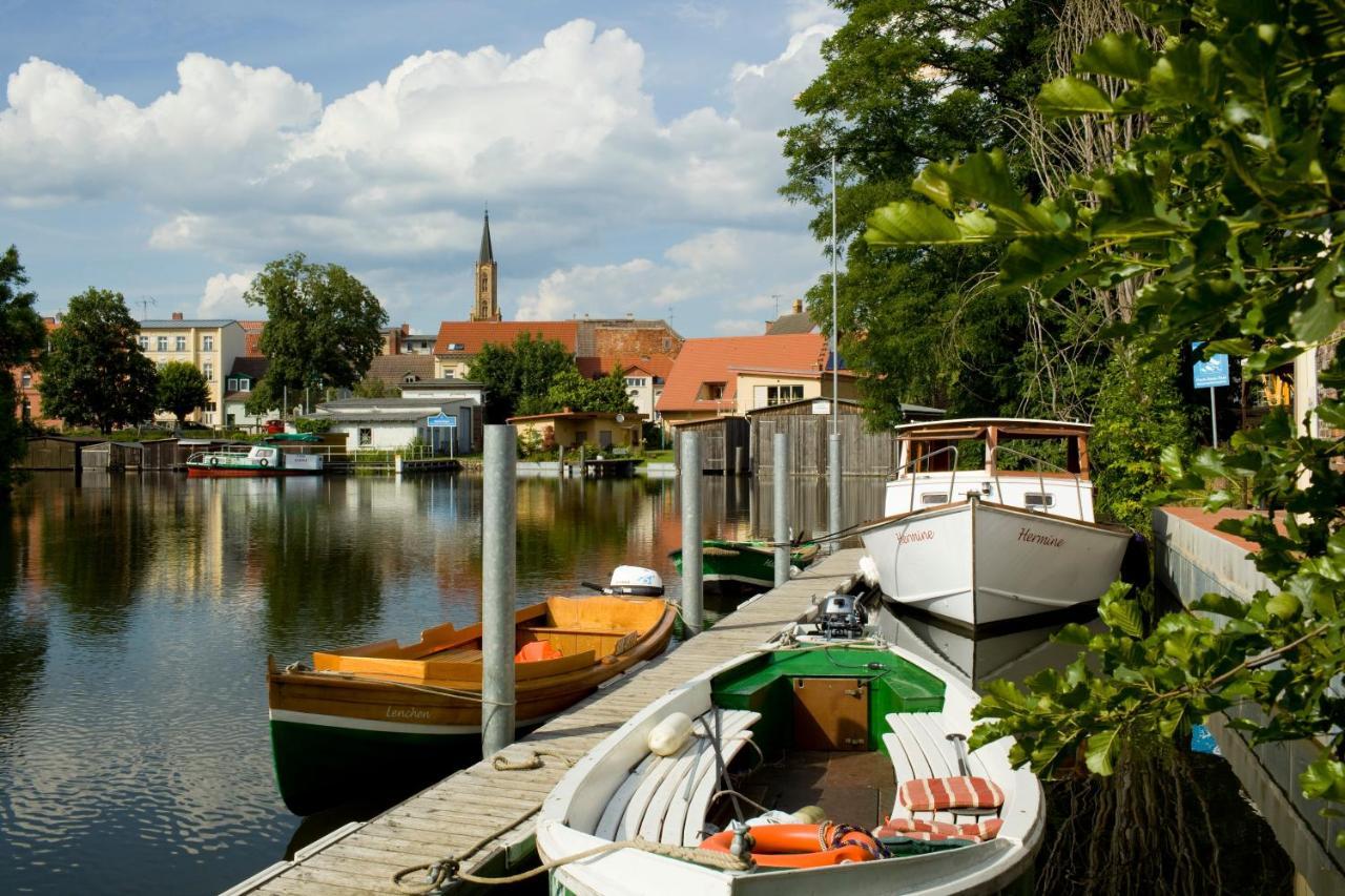 Kulturgasthof Alte Reederei Aparthotel Fürstenberg-Havel Exterior foto